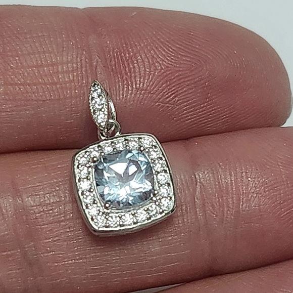 NEW 1.30 ctw Blue TOPAZ Cushion Silver Pendant - Picture 7 of 7